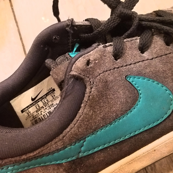 Boys Nike Karston 1 shoes in sz 2 - Picture 6 of 6